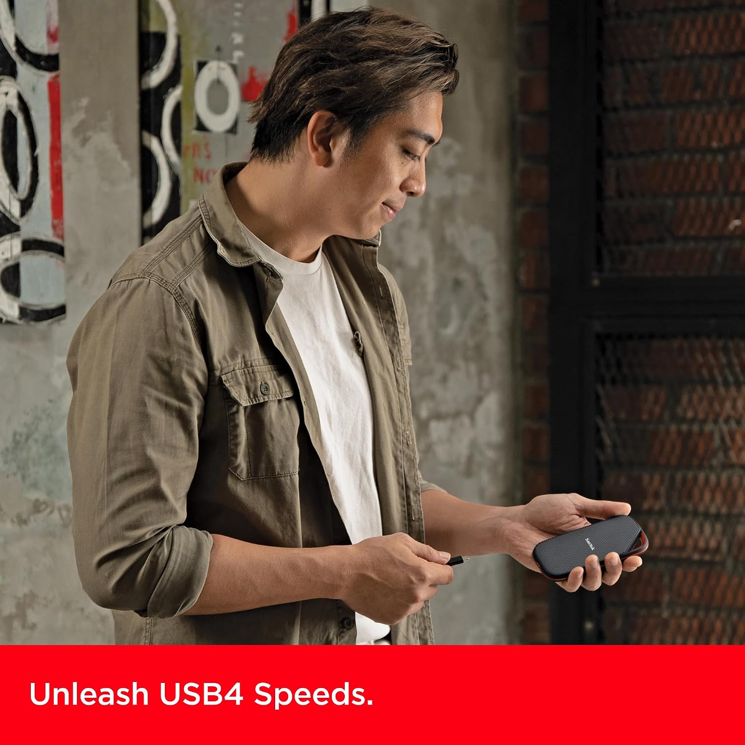 Sandisk 4TB Extreme PRO Portable SSD with USB4, Up to 3,800MB/s Read Speeds - Image 2